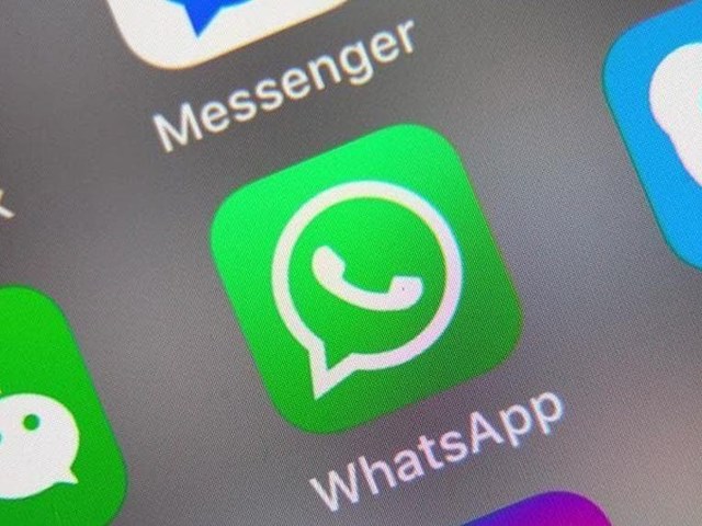 Autónomos y empresas podrán ser multados por usar WhatsApp con sus clientes