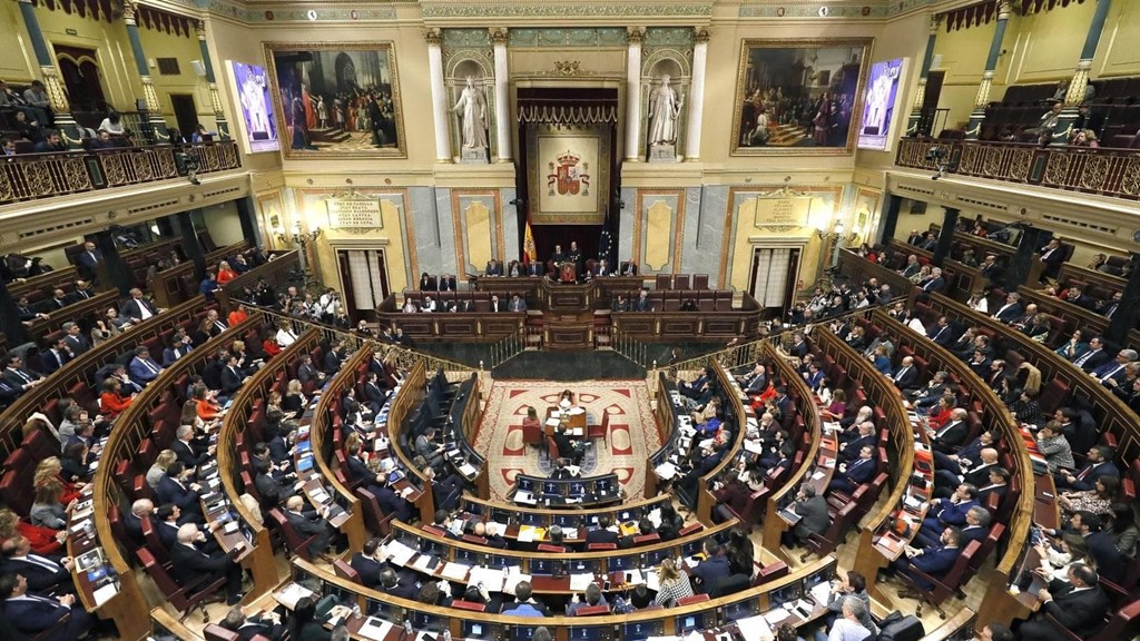 La reforma de las profesiones de abogado y procuradora se debate en el Congreso